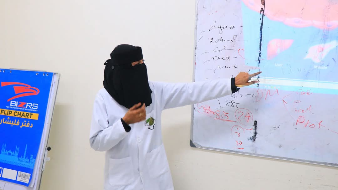 تدشين دورة تدريبية بعنوان “التوعية التغذوية لمرضى السكر” بالهيئة