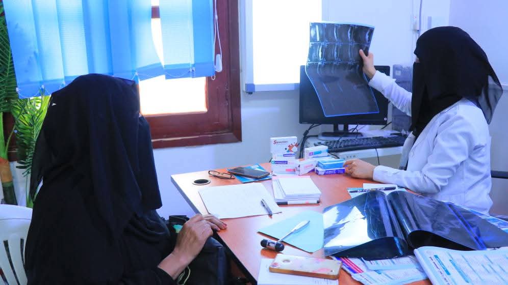 لليوم الثالث، هيئة مستشفى الثورة بالحديدة تُواصل تنظيم المخيم الطبي المجاني لأمراض العمود الفقري..