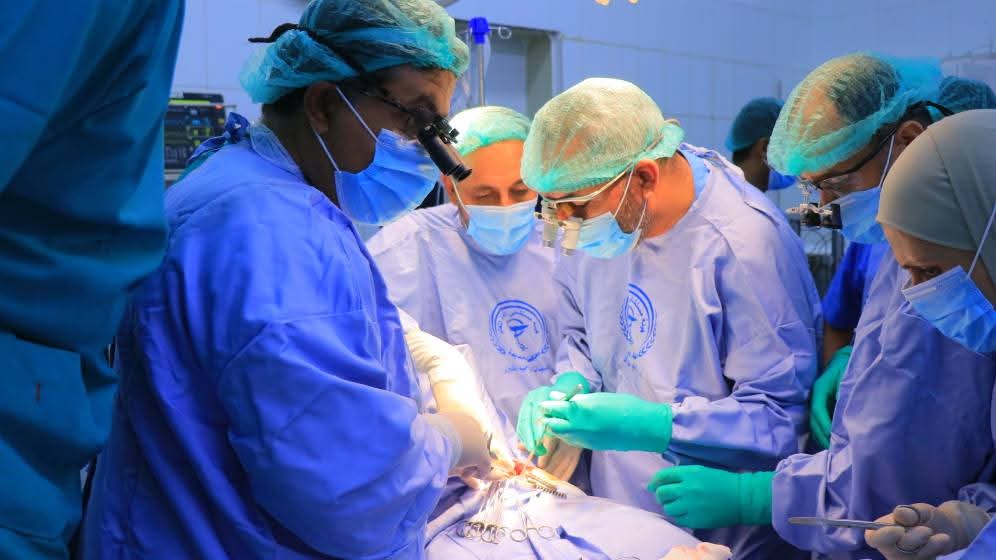 تدشين عمليات جراحة القلب المفتوح في هيئة مستشفى الثورة بالحديدة