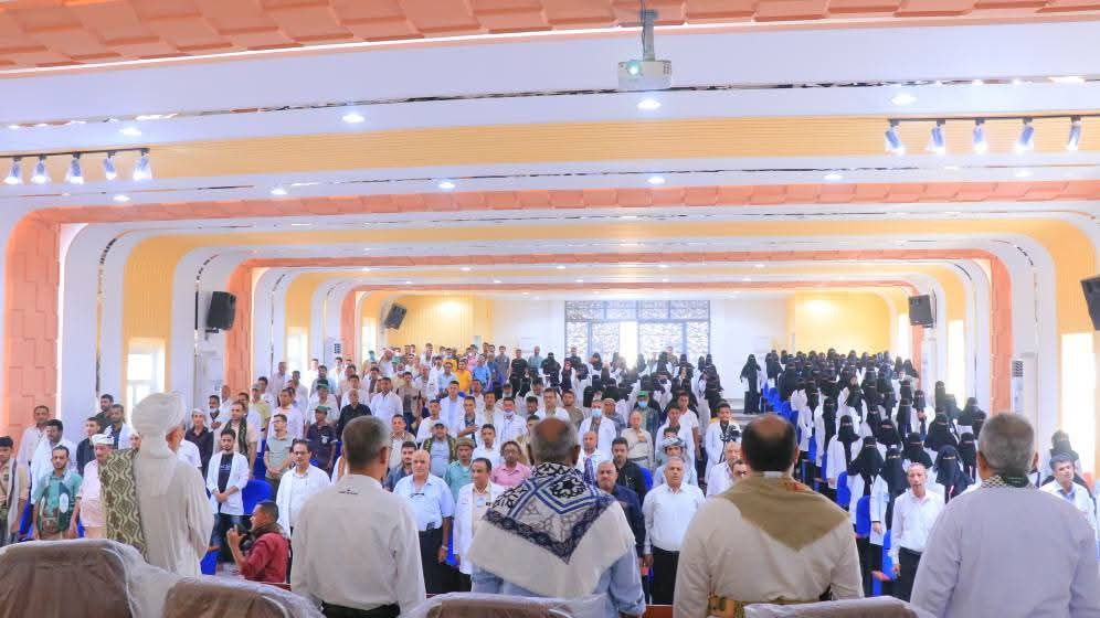 فعالية لهيئة مستشفى الثورة وجمعية الهلال الأحمر بالحديدة بذكرى سنوية الشهيد