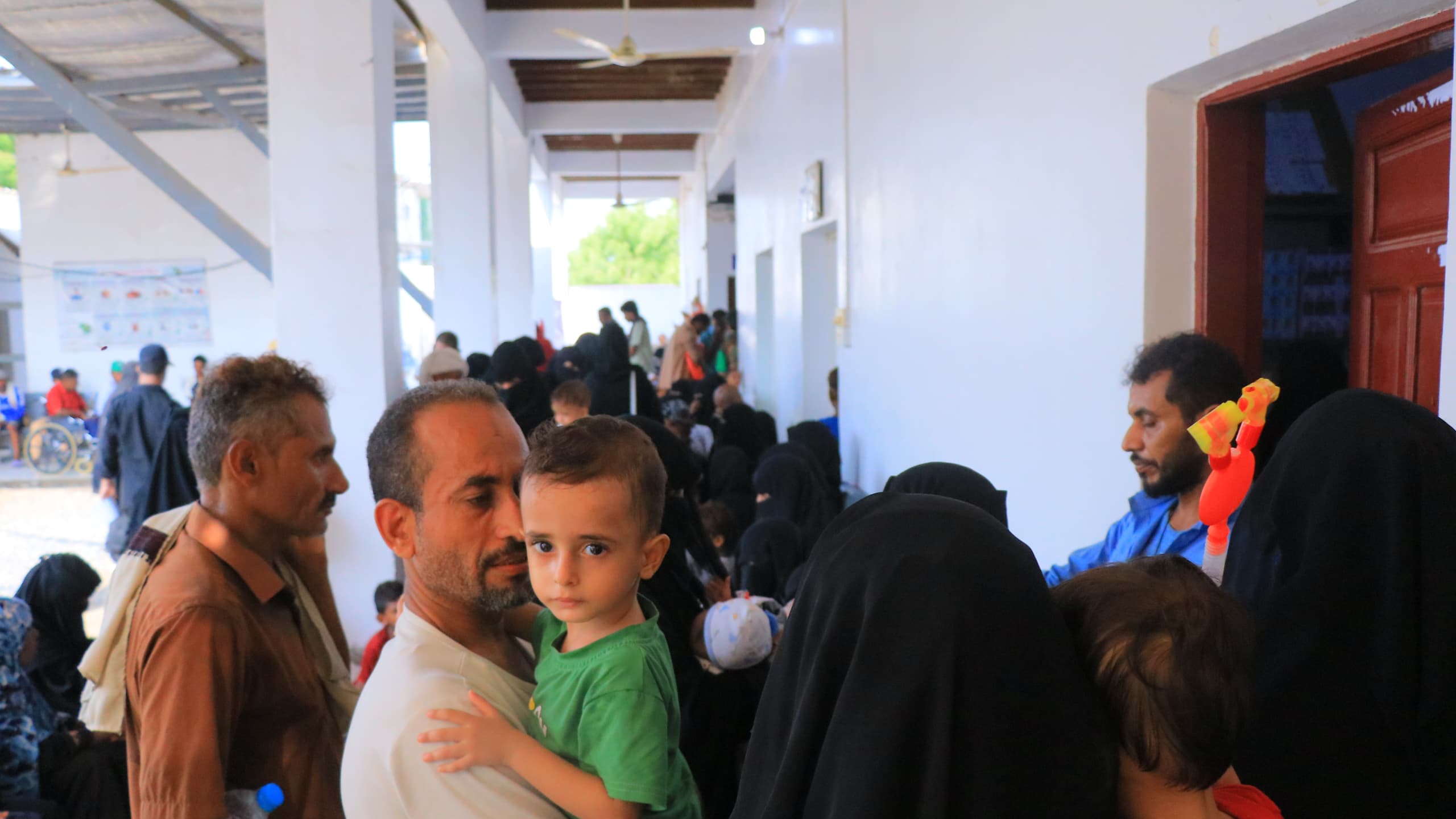 اختتام المخيم الطبي المجاني للأطفال بهيئة مستشفى الثورة بالحديدة.